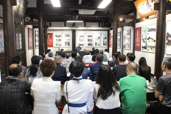 广安市诗歌学会举办诗歌作品改稿交流会