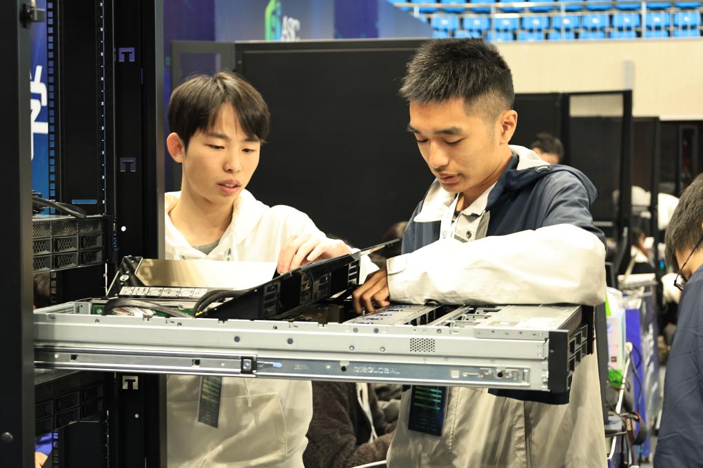 中国高校斩获2025 ASC世界大学生超级计算机竞赛冠亚军