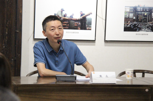 广安市诗歌学会举办诗歌作品改稿交流会