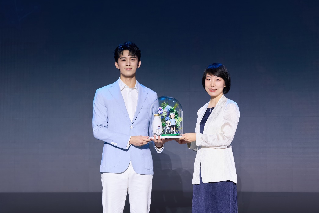 光明优倍焕新升级，百年乳企以硬核科技定义行业新标杆(1)